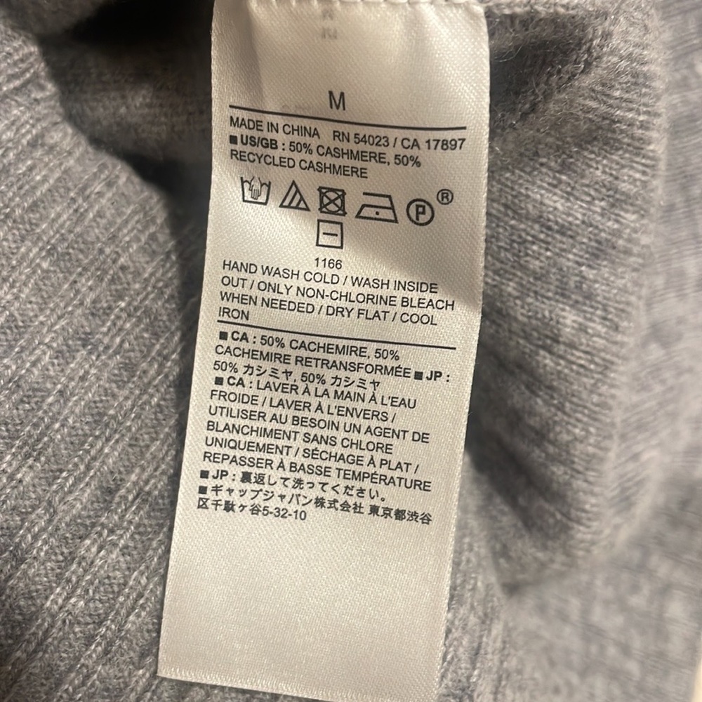 Banana Republic Cashmere Sweater sz. M EUC - Picture 10 of 11